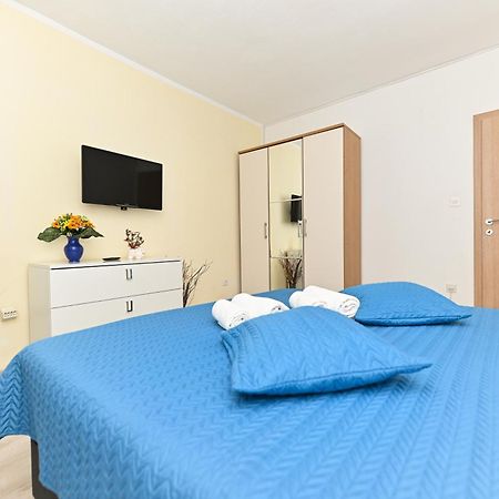 Apartmani Dolores Kaštela Eksteriør bilde